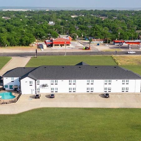 Atria Hotel And Rv Mcgregor Buitenkant foto