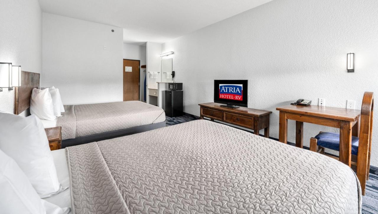Atria Hotel And Rv Mcgregor Buitenkant foto